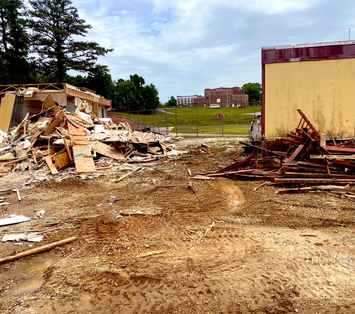 Tuskegee Football (@skegeefootball) on Twitter photo New things are in store for the @TU_Footba11 program! New Facilities on the way! 🔴🟡🏈
#TheStandard <a href="/MyTUAthletics/">Tuskegee Athletics</a> <a href="/TuskegeeUniv/">TUSKEGEE UNIVERSITY</a> <a href="/TheSIAC/">The SIAC</a> <a href="/HBCUGameday/">HBCU Gameday</a> <a href="/HBCUSports1/">HBCU Premier Sports & More</a> New things are in store for the @TU_Footba11 program! New Facilities on the way! 🔴🟡🏈
#TheStandard <a href="/MyTUAthletics/">Tuskegee Athletics</a> <a href="/TuskegeeUniv/">TUSKEGEE UNIVERSITY</a> <a href="/TheSIAC/">The SIAC</a> <a href="/HBCUGameday/">HBCU Gameday</a> <a href="/HBCUSports1/">HBCU Premier Sports & More</a>