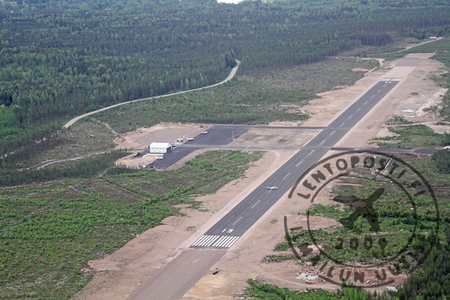 lentoposti.fi tweet media