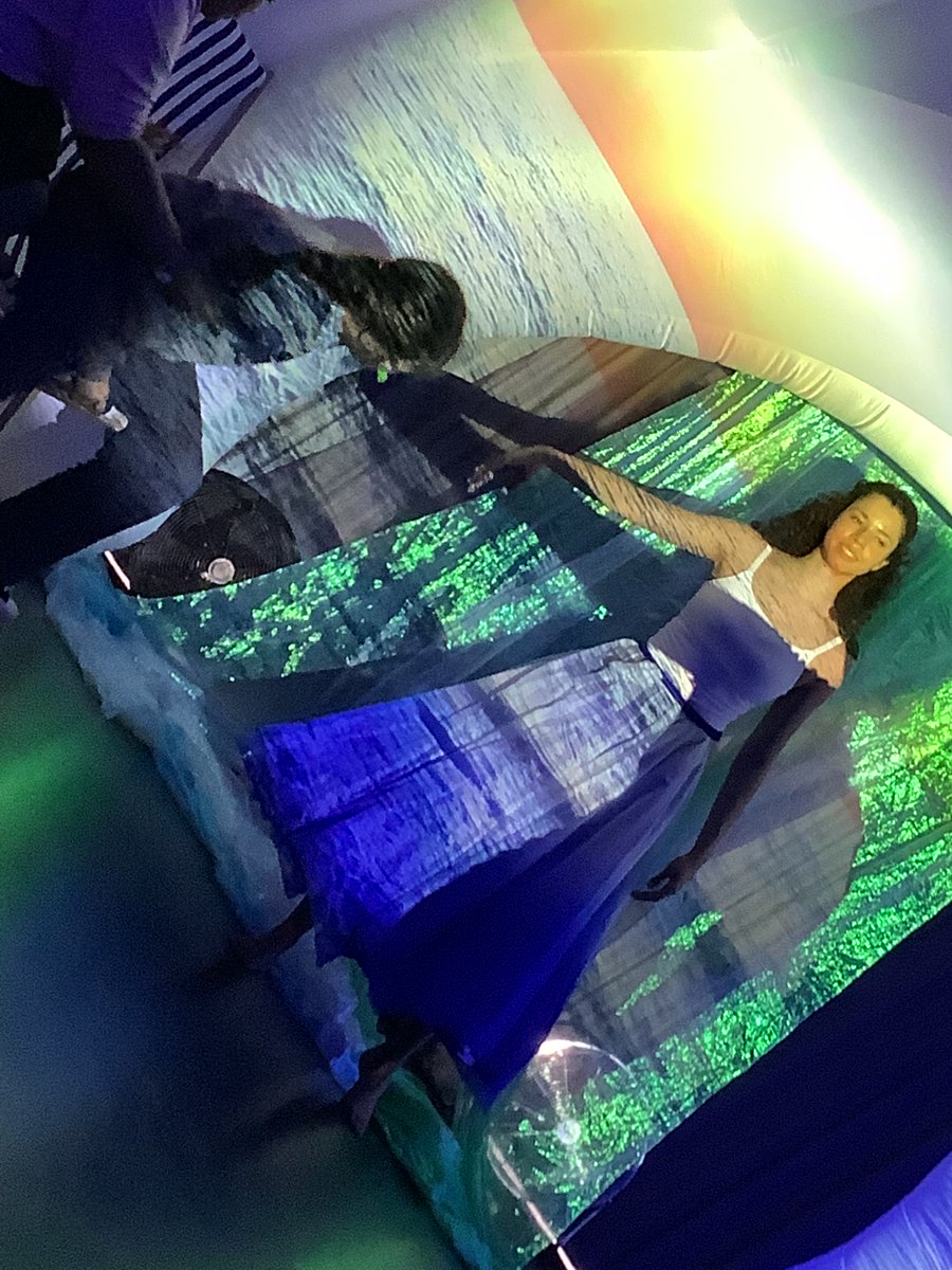 TukeSchool's tweet photo. A beautiful performance by https://t.co/1hQ6tnenba
#mylifewiththewave for learners at Tuke School . Live dance, theatre & interactive performance with #sensoryplay and emotive #storytelling.
Students demonstrated #positivelooking & listening skills https://t.co/8gkc37DQwf