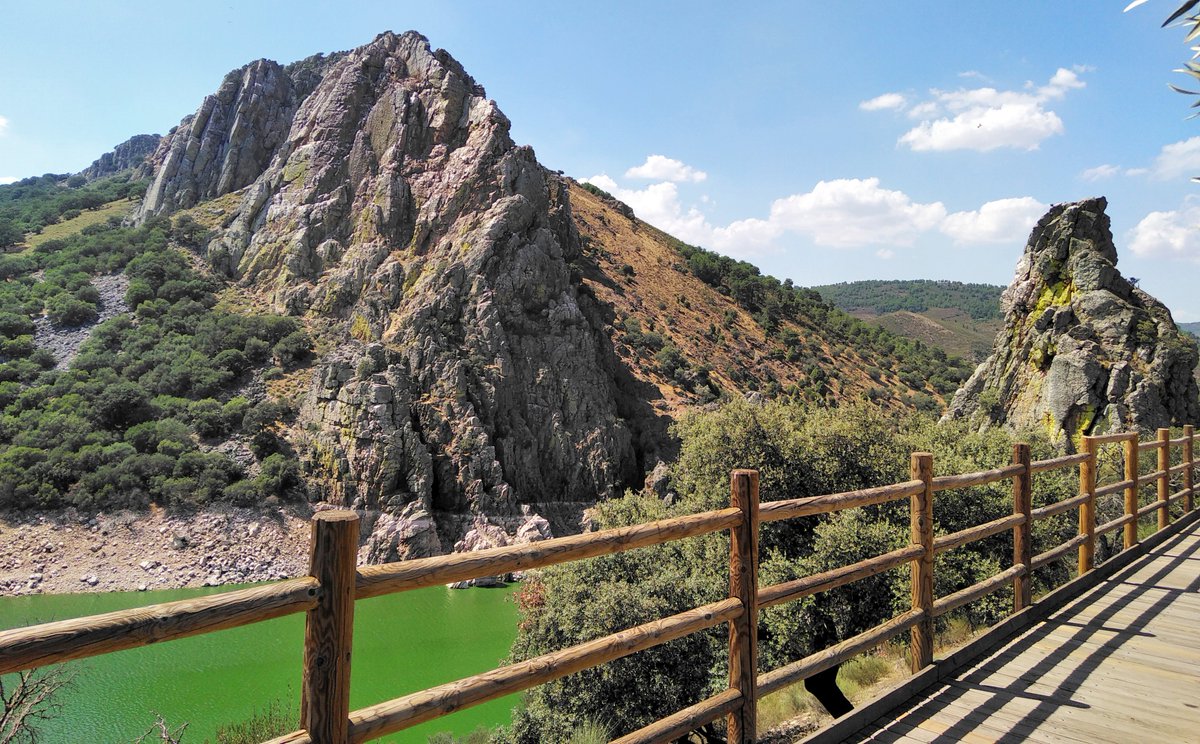 BalcondelaVera's tweet photo. Hoy, 24 de mayo es el Día Europeo de los Parques Naturales. 
Y, cómo no, hay que mencionar que en Cáceres contamos con el Parque Natural de Monfragüe.

¿Puede haber mejor plan?

Visto en: @Extremadura_tur
Página web: https://t.co/Z20ri7ogG7
Fotografías de: https://t.co/D2nljJDuXG https://t.co/BioLXAQqti