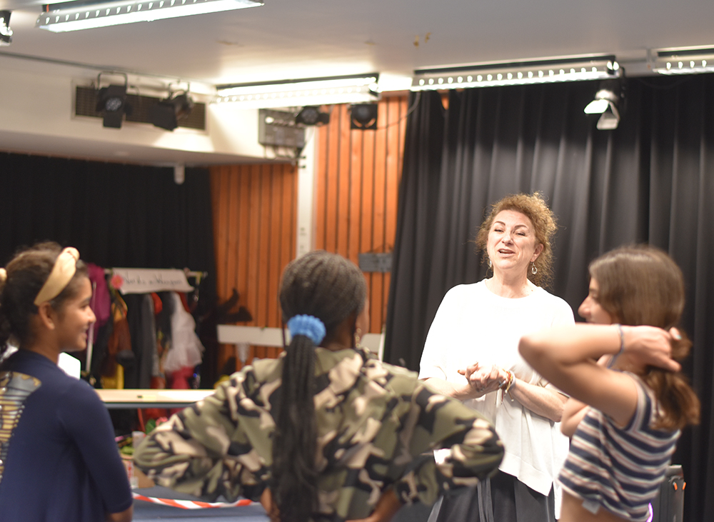 ishthehaguenl's tweet photo. Yesterday, theatre star, Kim Ismay gave an intimate Les Miserables workshop to staff & students, teaching them the power of moving as a group. Thank you @kimismay! It was inspirational! #scenesfromISH #kimismay #lesmiserables #attheendoftheday #inspiredthespians #artsish https://t.co/TFdMRaHiaR