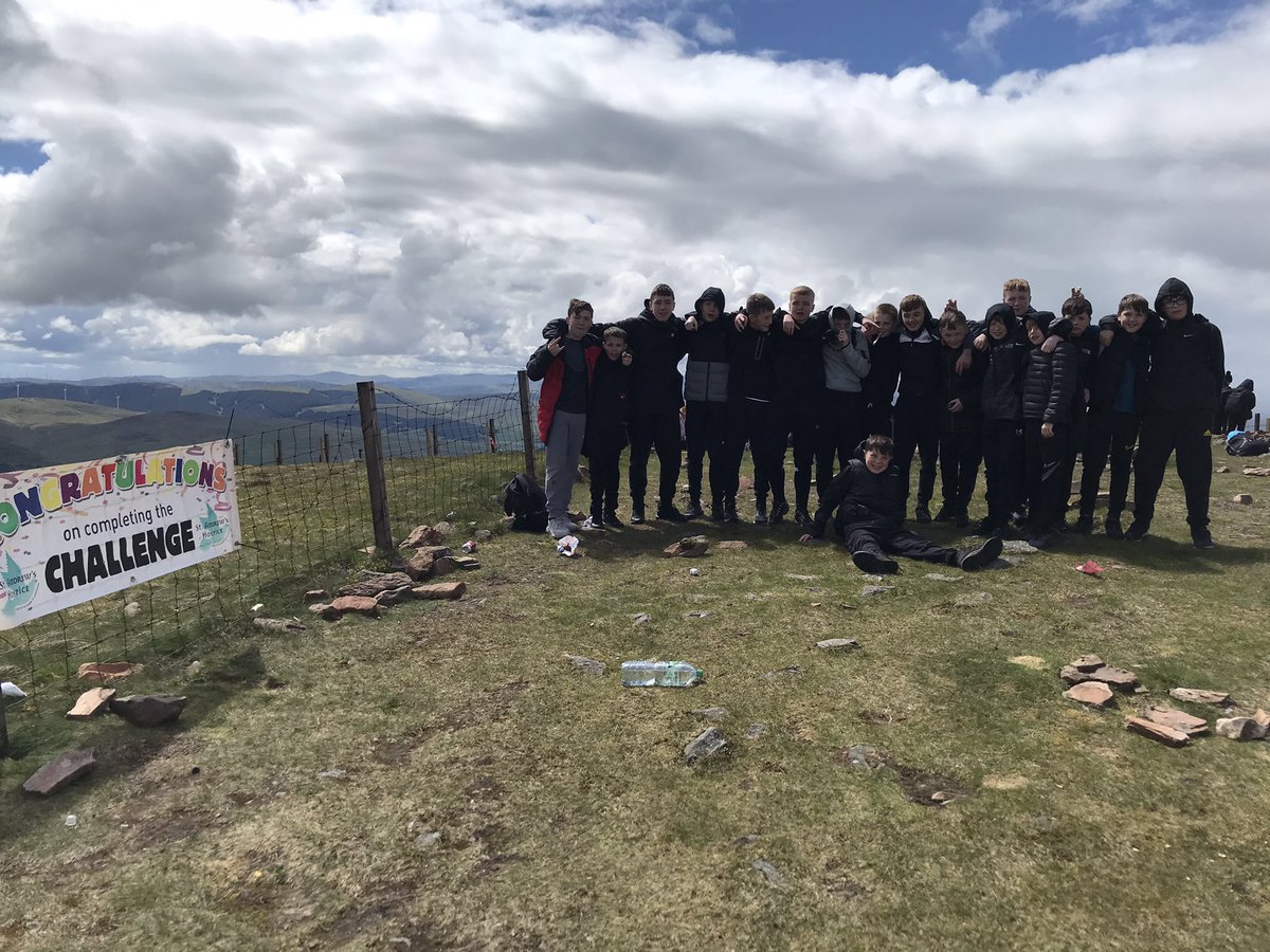 music_cvhs's tweet photo. Our awesome pupils conquering Tinto Hill (in all weathers!!) for @StAndrewHospice!! Well done!! 👏🏻🙌🏼 @ClydeValleyHS @nlcpeople #charity #fundraising #standrewshospice #Tinto #conquering https://t.co/MgJUqMqdRh