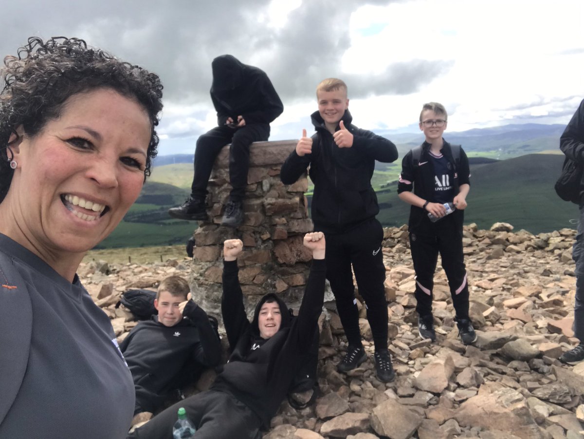 music_cvhs's tweet photo. Our awesome pupils conquering Tinto Hill (in all weathers!!) for @StAndrewHospice!! Well done!! 👏🏻🙌🏼 @ClydeValleyHS @nlcpeople #charity #fundraising #standrewshospice #Tinto #conquering https://t.co/MgJUqMqdRh
