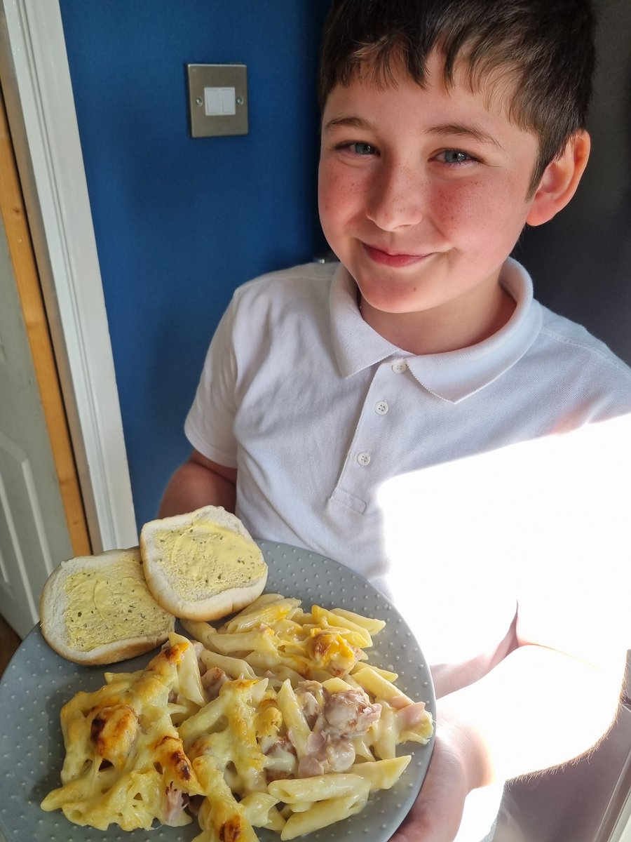 Rebecca26660661's tweet photo. Alfie enjoyed his delicious tea made from his items from @FareShareHull @FareShareUK @sidmouthschool sausage and ham cheesy pasta bake.. https://t.co/lmPtnImFya