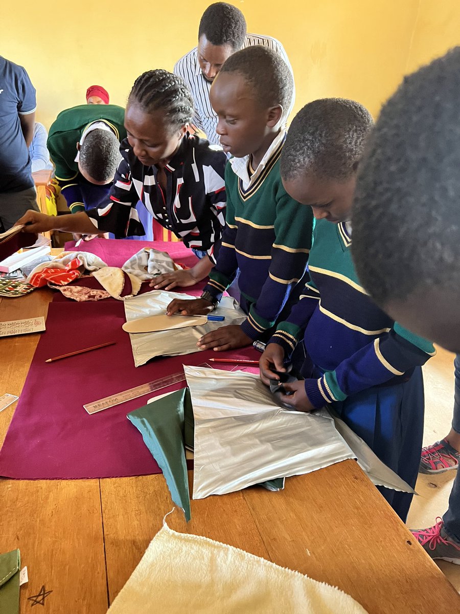 lilian_dodzo's tweet photo. Today I met a young man named Kevin. He &amp; his male peers truly impressed me. They’re helping their female classmates make pads that they can use during menstruation so that they don’t miss school! Truly empowered young men at Embadsh Primary School @WV_tanzania @WorldVisionEARO https://t.co/7lHK2HN48D