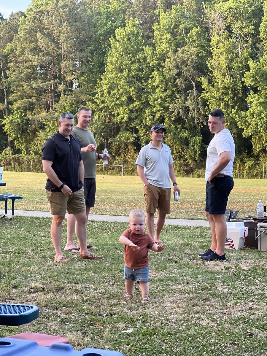18thfabcdr's tweet photo. These 2LTs just keep getting younger and younger… https://t.co/xomogXKFjE