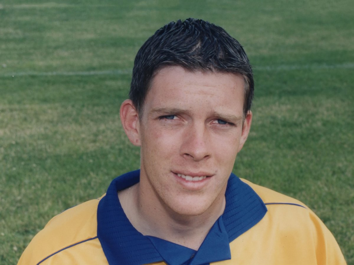 👏 We invite supporters to join us in applause after the 8th minute at Wembley this Saturday as we send our well wishes to Vale manager and former #Stags' midfielder Darrell Clarke.

Darrell, who wore the number 8 for us, experienced a close family bereavement earlier this year.