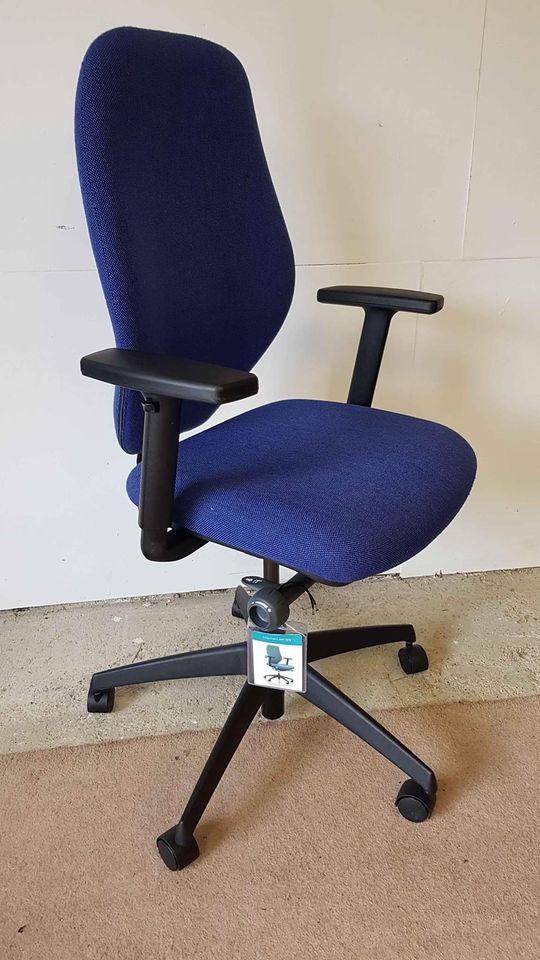 ProperOffChairs tweet picture