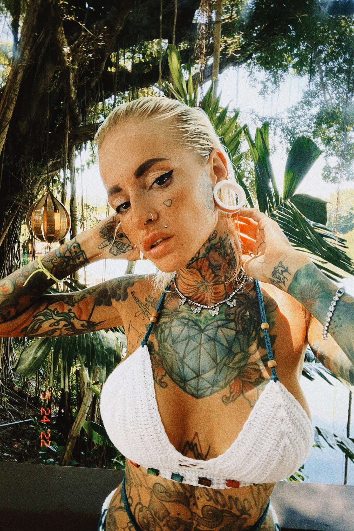 Bantik Boy on Twitter: "Tropical 🐠 https://t.co/BiFjkyacqx" / Twitter