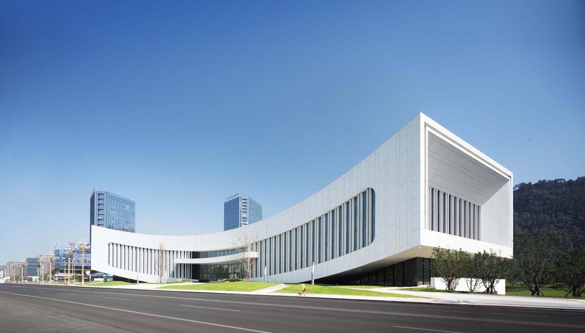 JayFlexx's tweet photo. The #moderndesign of this museum makes it perfect to explore for #architecturelovers.  https://t.co/ktgnODmm1m https://t.co/JK7R8URVVd