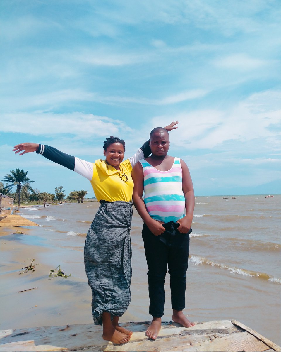 MutimaComedien's tweet photo. #teammutima tubifurije umugoroba mwiza 🇧🇮🎉, Urukundo rumwe , umubano mwiza. #ALICE.niyo.94  🙏🏿🙏🏿
📸 : @thierryrwagasor  
.
.
#wasiliburundi  #Burundi  #wasilimutse #wasili #equatoruniversity #channelE #radiofm #96.5mhz #teammutima #buja  #bujumbura #mutimalecomedien #teammutima https://t.co/zasyJgtdXq