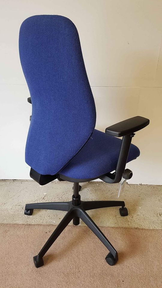 ProperOffChairs tweet picture
