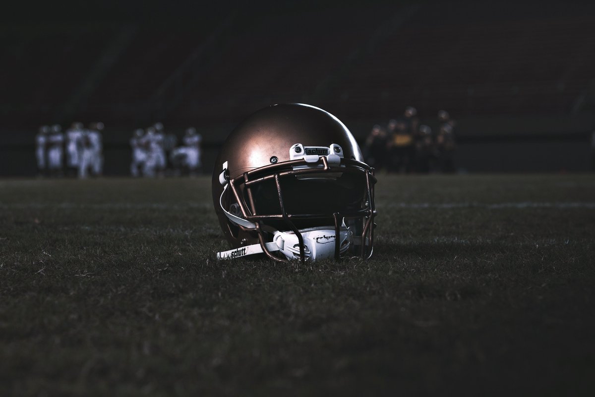 BUexperts's tweet photo. As research continues to advance our understanding of chronic traumatic encephalopathy (CTE) and potential ways to prevent and diagnose it in the living, here are 8️⃣ of the biggest #CTE discoveries and headlines made by @bu_cte experts this past year. ➡️ https://t.co/hNr7xxo8rI https://t.co/XumQ7xUdHm