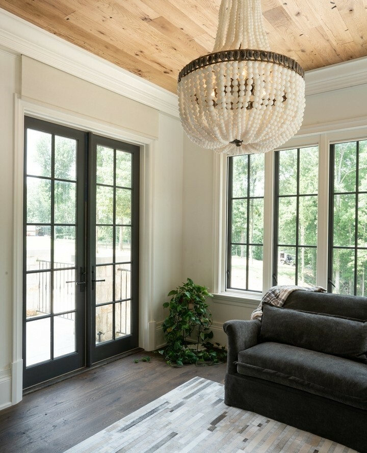 This gorgeous sunroom just goes to show you can still pack a lot of details into smaller spaces. ⁠
⁠
.⁠
.⁠
.⁠
.⁠
.#Reclaimed #reclaimedlumber #reclaimedwood #build #inspiration #design #home #office #usa #alabama #instalike #instagrambham #like4like #birminghamal #interi…
