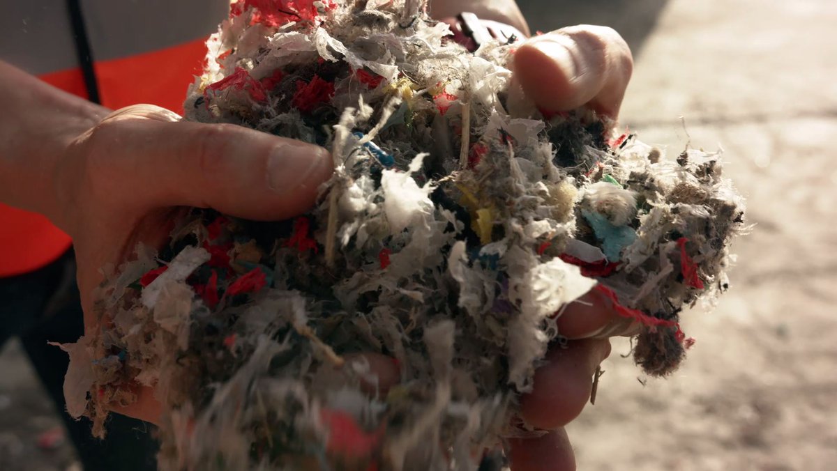adivalor's tweet photo. [👷 VISITE TECHNIQUE ♻️] Aujourd'hui, nous étions, avec les distributeurs de Gironde et du Lot-et-Garonne, en visite chez @GroupePena : partenaire recycleur historique #recyclage #EVPP https://t.co/VSweE51WBH