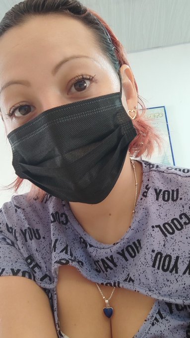 Waiting for the doctor to see me ☺️. https://t.co/wd6HaR1B2b