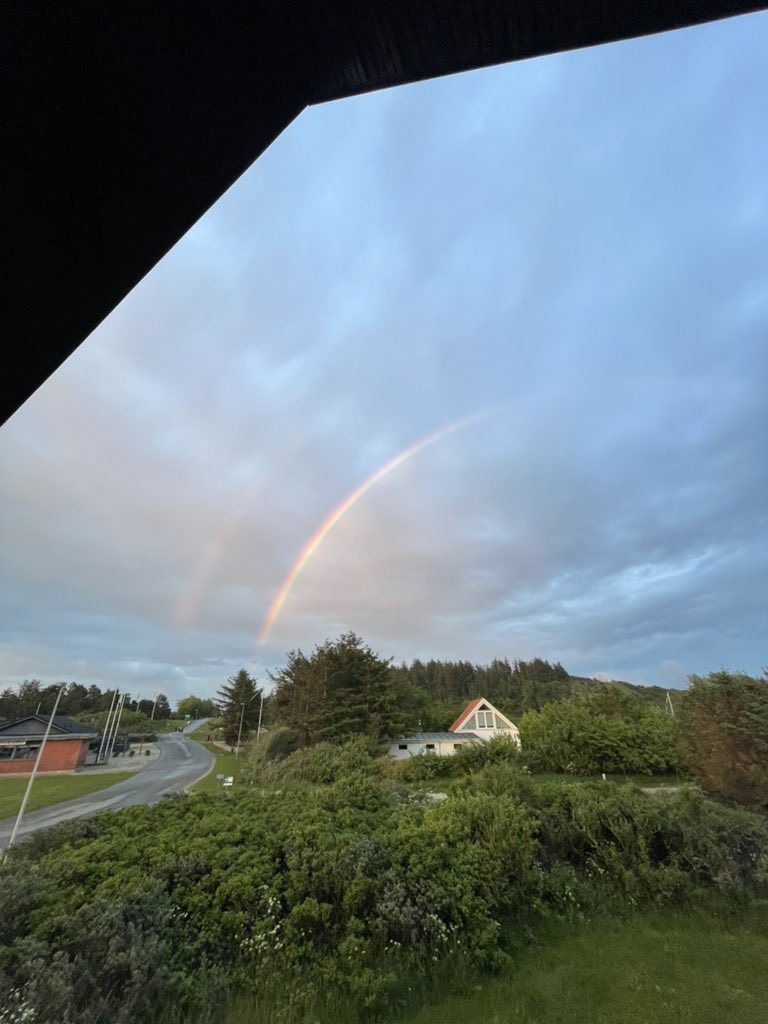 EmilyYeager9's tweet image. A full double rainbow to send us off 🌈🌈 #microsensor2022