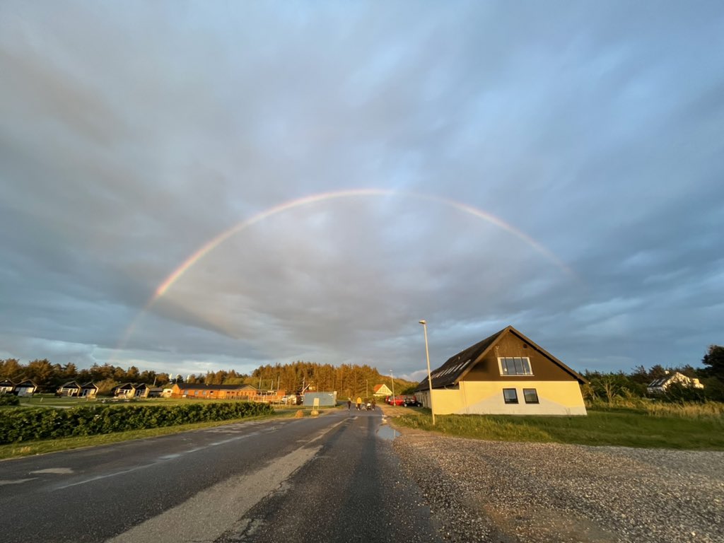 EmilyYeager9's tweet image. A full double rainbow to send us off 🌈🌈 #microsensor2022