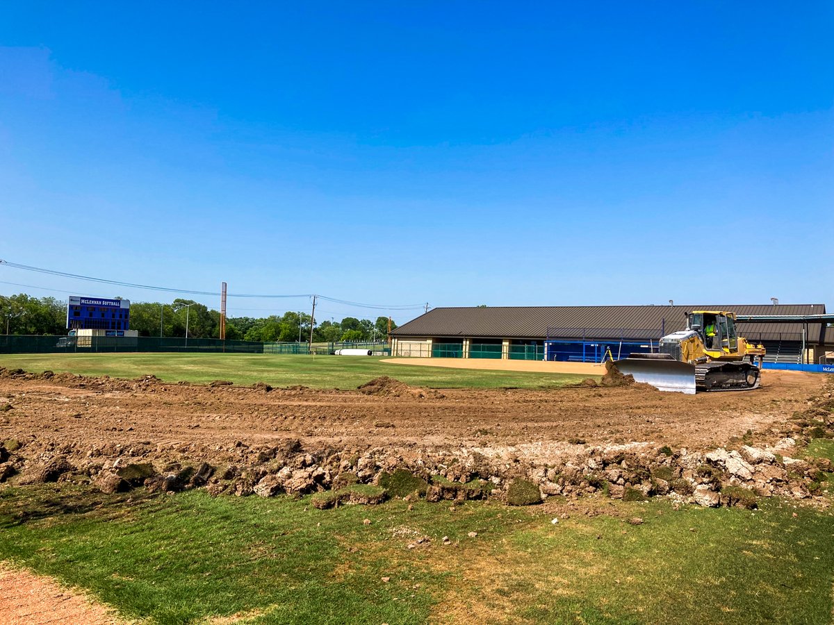 WalkerPartners's tweet photo. Congratulations to MCC Baseball and Softball for BOTH teams advancing to their respective JUCO World Series! It was a fun day to be out on the field celebrating their hard work and the upcoming field renovations! Good luck Highlanders! https://t.co/Hma1bMxL1O
