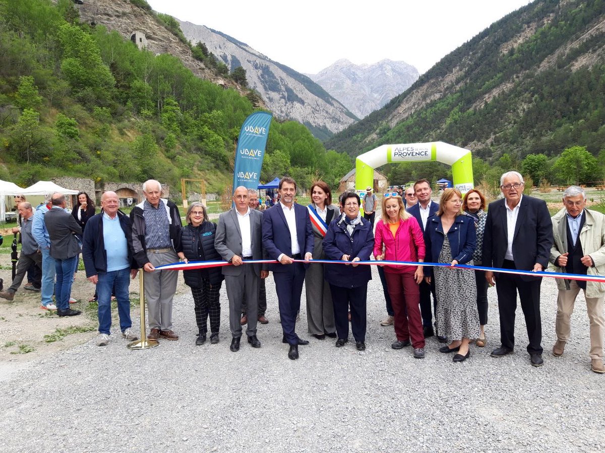 En Ubaye, inauguration de l'esplanade Pellegrin aux côtés d’<a href="/e_barreille/">Eliane Barreille</a> et de la maire Elisabeth Jacques. 

Cet ancien ouvrage militaire devient un espace dédié aux sports de nature et de valorisation de la vallée. Un nouveau pas vers un tourisme « 4 saisons » en #Ubaye.