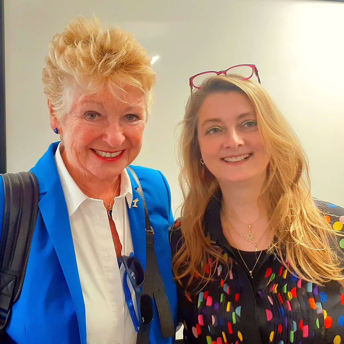 KateJMason's tweet photo. 💫 Look who I bumped into at the Design Guild Mark Awards earlier today 🤗💚

⚡Lovely to see Dids MacDonald OBE @DidsMacdonald @ACID_tweets at the #DesignGuildMark awards @DesignGuildMark 😊 https://t.co/2isBWEpjAO