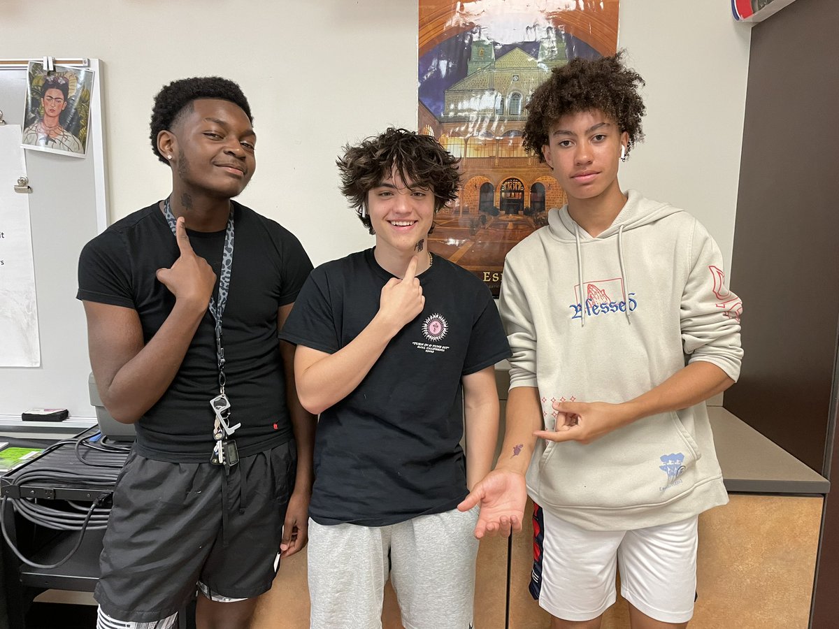 Celebrating summer break with #spanishtemporarytattoos