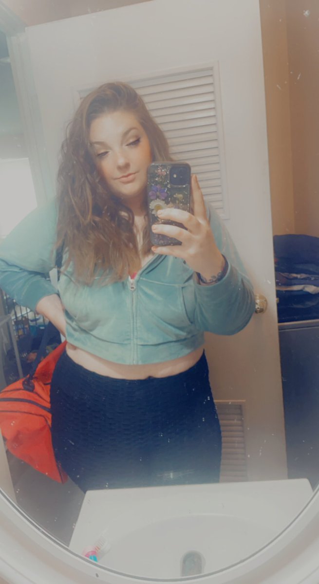 Doll2Trish's tweet photo. About to go get my nails done mani pedi who wants to fund it  findom https://t.co/XyOmoN5ESG