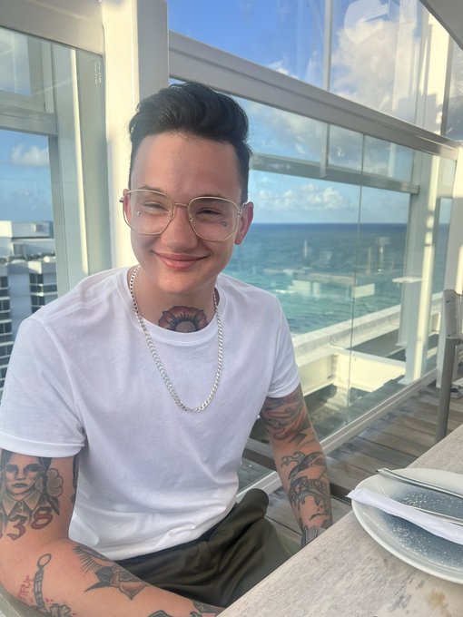 Join https://t.co/eSPbeJ5aTM for an all access view of my South Beach trip! Only $3 right now 😍 https://t<a href="/tag/lacroix"class="tags"><span>#lacroix</span></a><a href="/tag/fistingbutts"class="tags"><span>#fistingbutts</span></a>