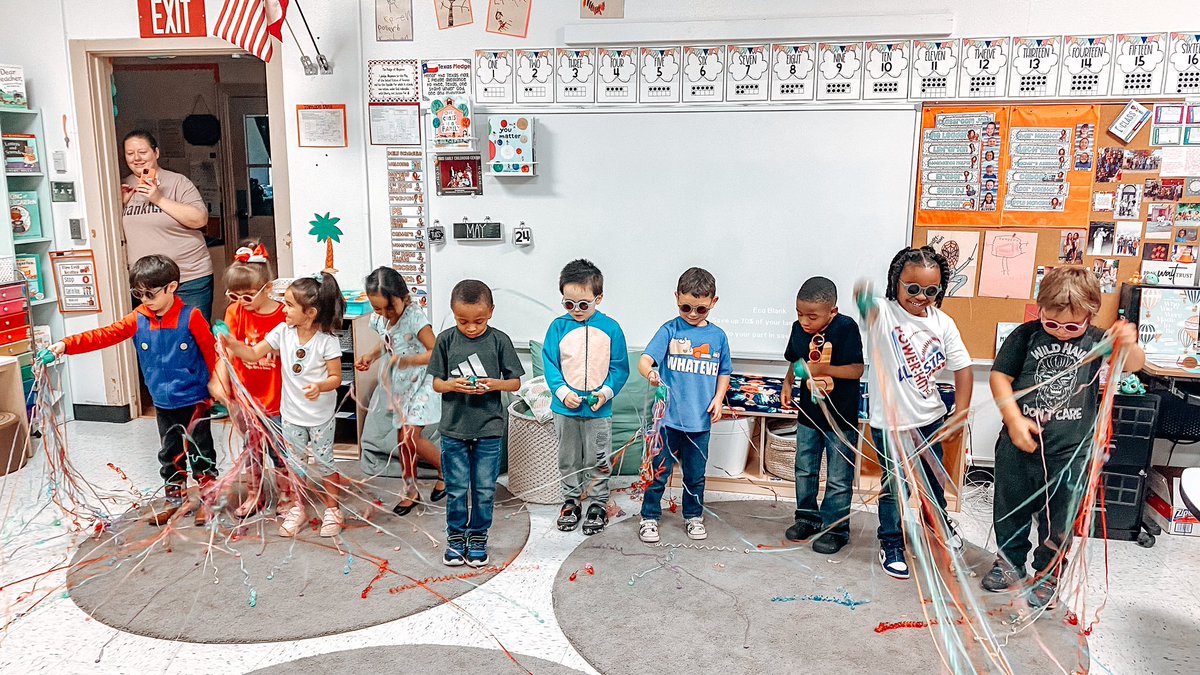 Yay for moving on to Kinder and Summer! We celebrated with confetti, popsicles, and bubbles! So proud of my students💛