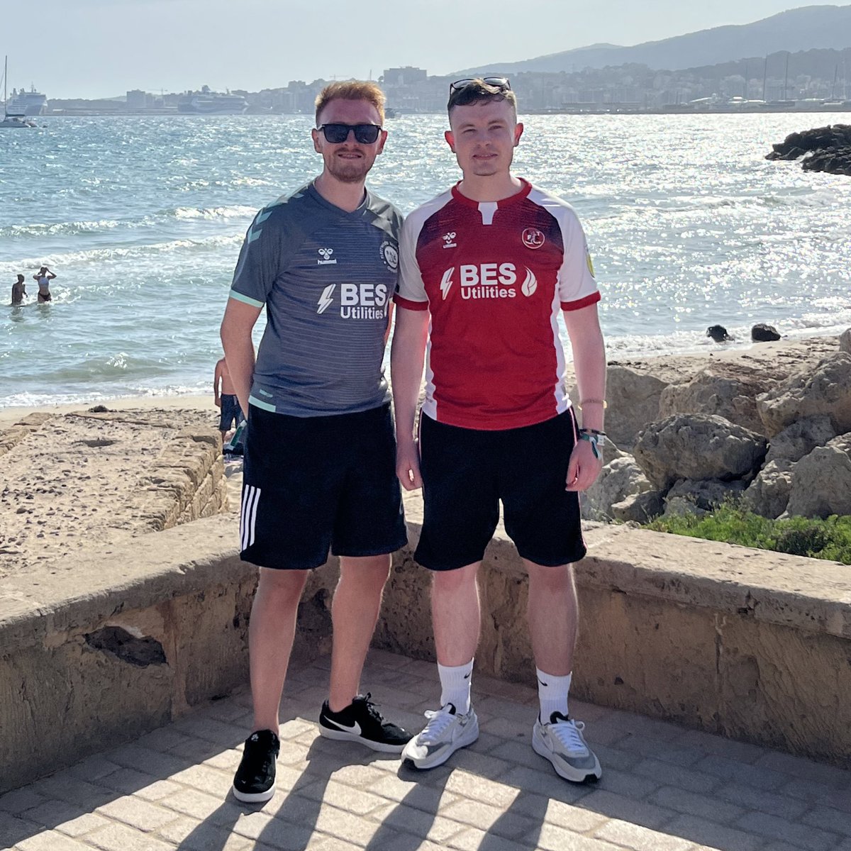 ftfc's tweet photo. 𝗪𝗵𝗼 𝗮𝗿𝗲 𝘄𝗲, 𝗖𝗼𝗱 𝗔𝗿𝗺𝘆 ☀️ 

As it’s summer, send in your pics of you sporting #ftfc either on holiday or at home, as an admin, I thought I’d start you off 🇪🇸 

#OnwardTogether | #BadgeIn https://t.co/eozFq4SCxT