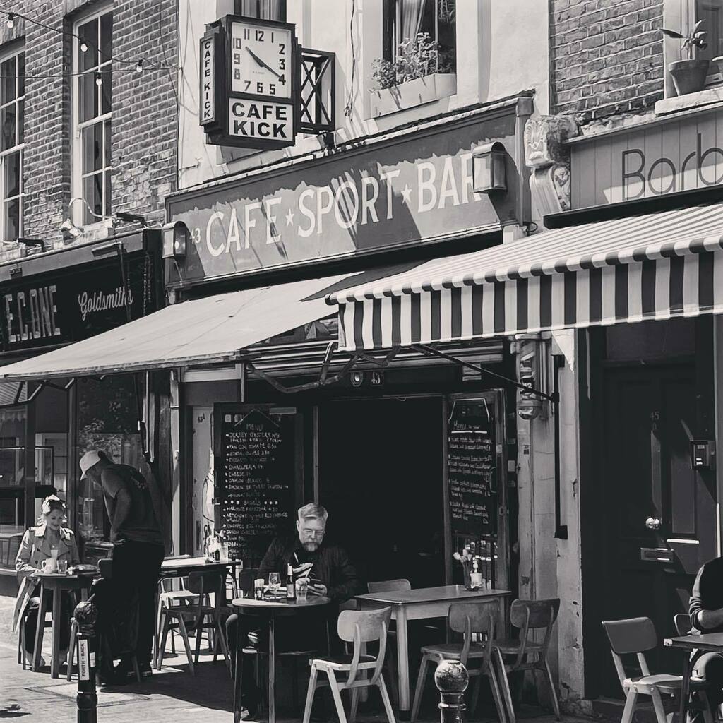 idontlikexxxxxx's tweet photo. #cafekick #streetphotography #blackandwhitephotography https://t.co/5Tixa5BQ0c https://t.co/unljQAyGvl