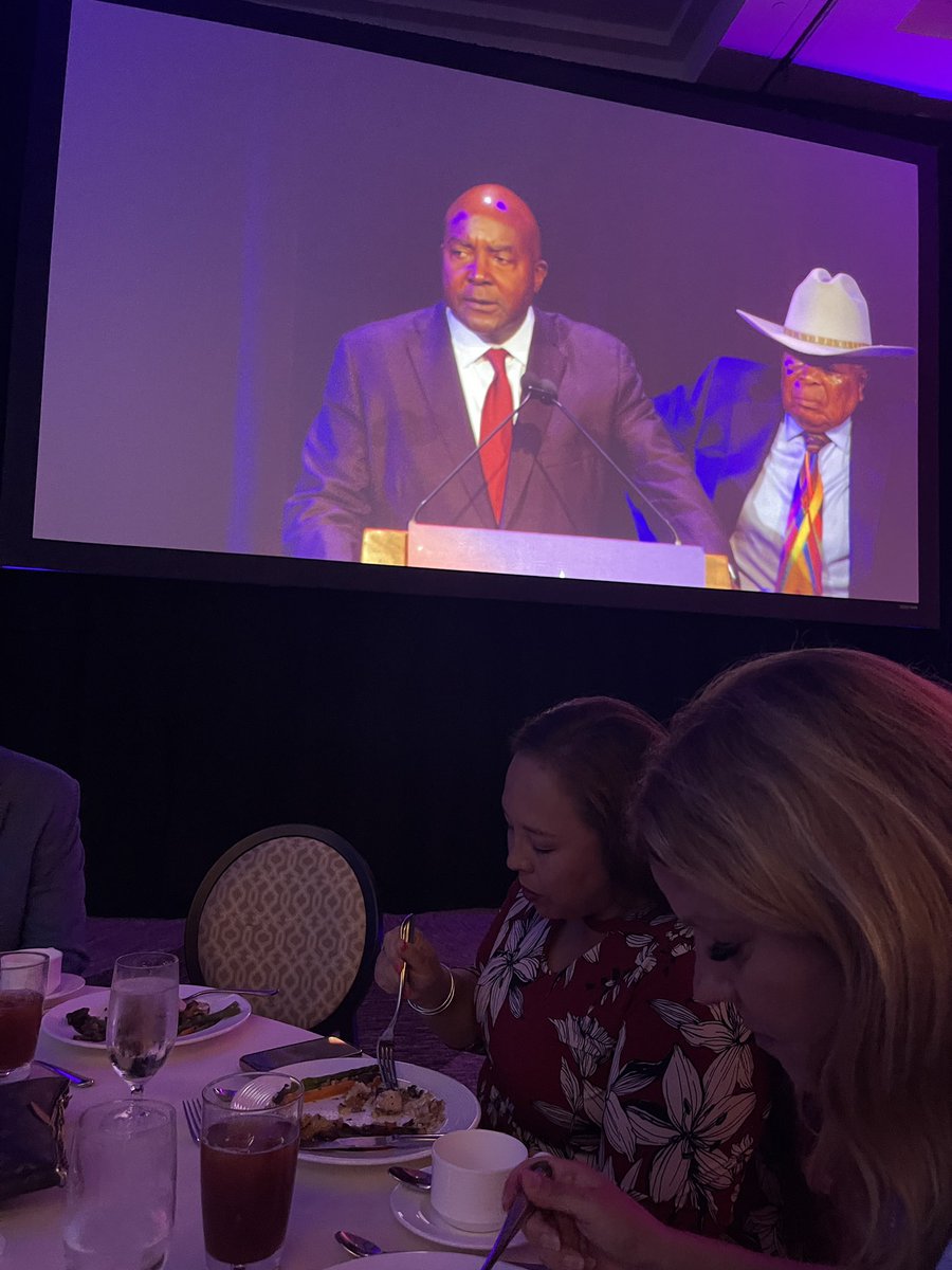 cbarto1's tweet photo. Today at the @ForumClubPB today @KalinthiaD honored the Cunninghams - T.J Cunningham, Sr. and F. Malcolm Cunningham, Sr. with the Outstanding Public Service Award #stimulatethought #promotedialogue https://t.co/Wtooijbzs2