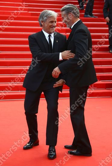 Twitter 上的 Mads Mikkelsen Fan Japan ウルリッヒさんもステージ上のマッツをシェアしてくれましたけどほんの一瞬しか映ってないです笑 笑顔で手を振ってるマッツを探してみてください T Co Mhyclcg8gl Madsmikkelsen マッツ ミケルセン