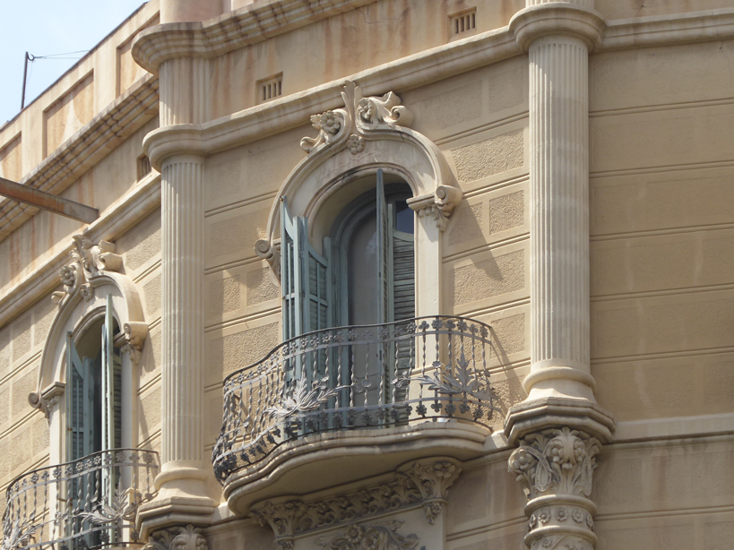 Còrsega - Enric Granados  #Barcelona #eixample #xamfra #chaflan #chamfer #bcn #barna #urbanism #citymakers #urbanexplorer #barcelonamoltmes #Barcelone #architecture #arquitectura