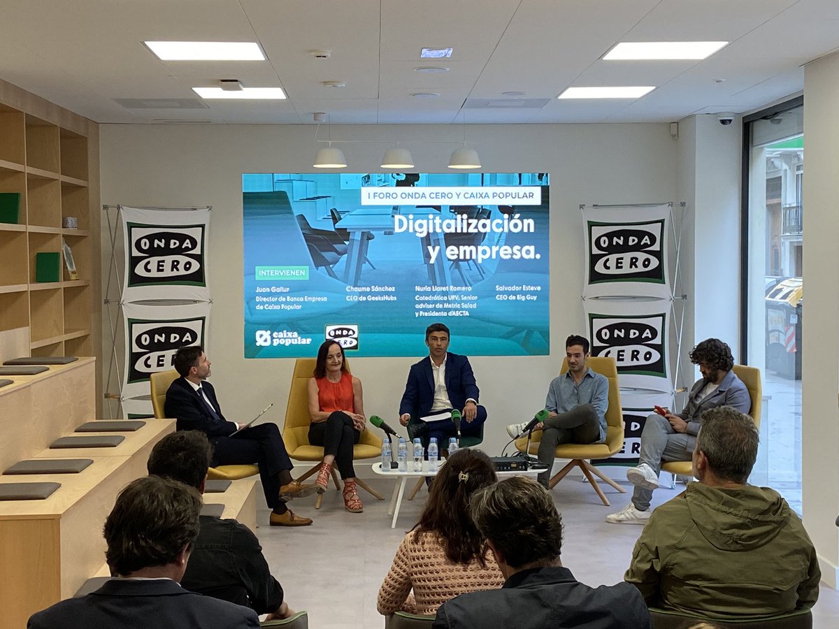 Bego_Pe's tweet photo. I Foro @OCRValencia y @caixapopular Digitalización y Empresa. https://t.co/wuuBJvnqdp