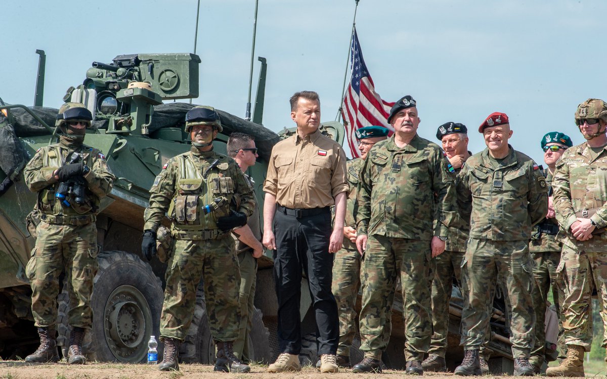 Min. @mblaszczak podczas ćwiczeń #DefenderEurope22 na poligonie Wojsk Lądowych w #Orzysz 😉