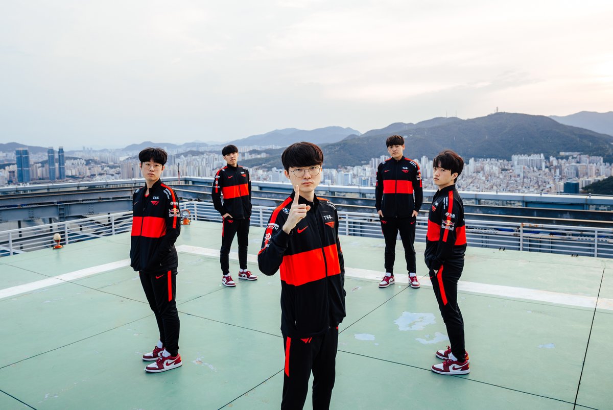 CBLOL's tweet photo. Na segunda semifinal do #MSI2022, ao vivo no sábado, a partir das 5h, @T1LoL e @G2esports voltam a se enfrentar.

Será o duelo no mid a briga mais emocionante ou vocês veem outras rotas chamando a responsa? https://t.co/mxrWWFfrnO