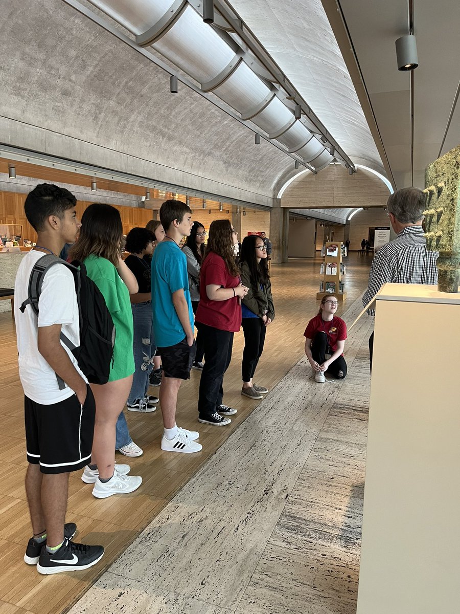 Koolkolors's tweet photo. Hanging at the Kimbell Art Museum#HMSYES2022#KimbellArt https://t.co/KGnMJfDvDM