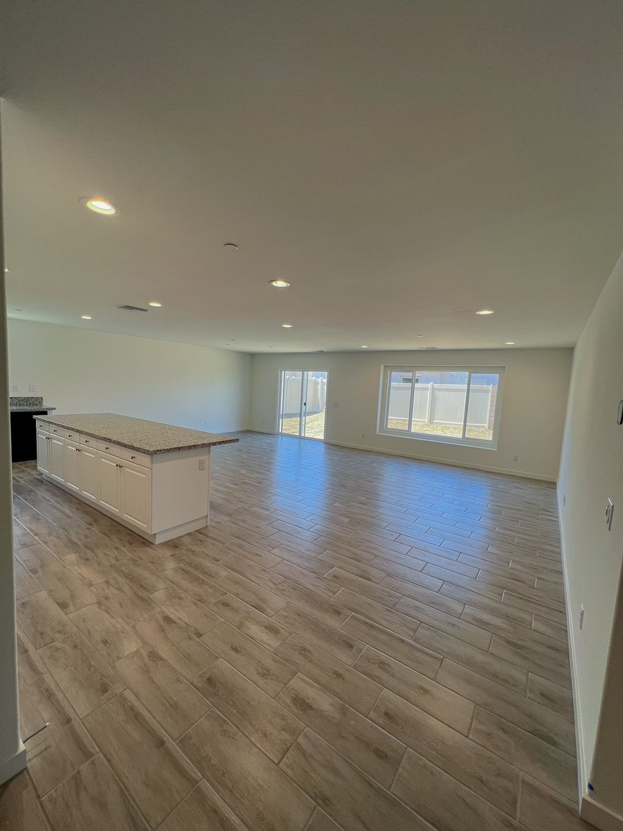 JasonDs61503355's tweet photo. My client is buying a brand new home in Hemet, California! Yesterday was the final inspection and we should be closing very soon! Send me a message if you need to need help with buying or selling a home, or call/text me at 951-384-1026 https://t.co/E0f9xq7Zhv