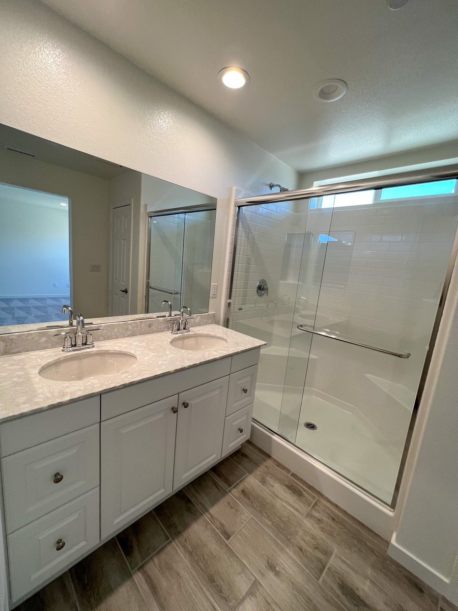 JasonDs61503355's tweet photo. My client is buying a brand new home in Hemet, California! Yesterday was the final inspection and we should be closing very soon! Send me a message if you need to need help with buying or selling a home, or call/text me at 951-384-1026 https://t.co/E0f9xq7Zhv