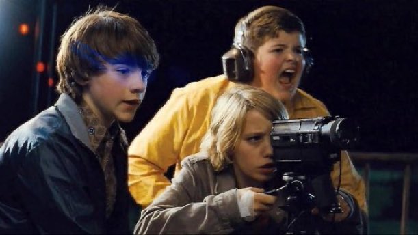 SaveRedlandLibr's tweet photo. 6:45pm TODAY on @Film4 

The 2011 #SciFi film🎥 “Super 8” directed &amp; written by #JJAbrams

🌟#JoelCourtney #ElleFanning #KyleChandler #GabrielBasso #NoahEmmerich #RonEldard #RileyGriffiths #RyanLee #CaitrionaBalfe #ZachMills https://t.co/3DdmeztLYj