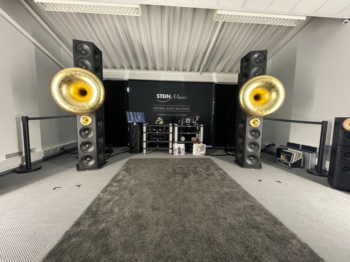 HifiHut's tweet photo. We’re just now recovered from Munich High-End. Scorching weather, a 90% glass building, and Irish lads don’t mix
☀️☀️☀️

Well worth it in the end, we got to experience some unbelievable systems. 

#munichhighend2022 #steinmusic #vivaaudio  #oncecustomsound #hegelaudio #KEF https://t.co/Xh9K0oGxT7