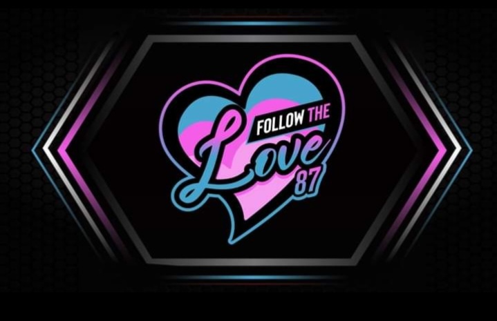 GamingScrewed's tweet photo. If you enjoy Pokémon card unboxings, other card collectibles, and some awesome apex play make sure you like and follow @followthelove87 !! You won't be disappointed!! 🔥🔥 #gamingscrewed #gaming #apex #Pokémon #contentcreator #collector https://t.co/J9Vak5doFs