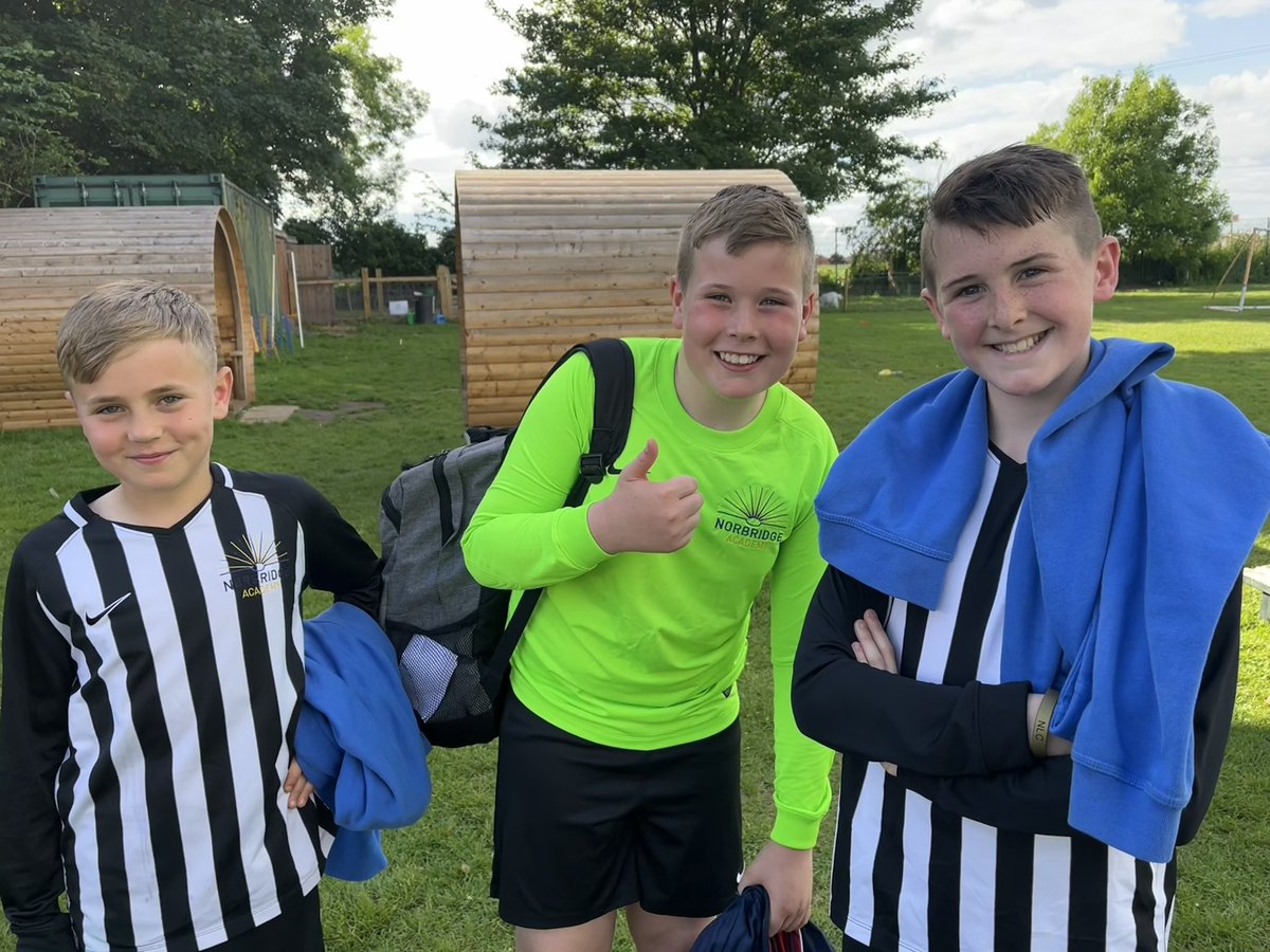 Another great win for these boys tonight, 5-0, clean sheet and a goal for Zach 🤩🤩@KingfisherY6 <a href="/Toucan_Class/">ToucanClass</a> <a href="/vickybarrett84/">VBaz</a> <a href="/lindseyjr25/">lindsey ratcliffe</a> <a href="/Norbridge_PE/">Norbridge PE</a>