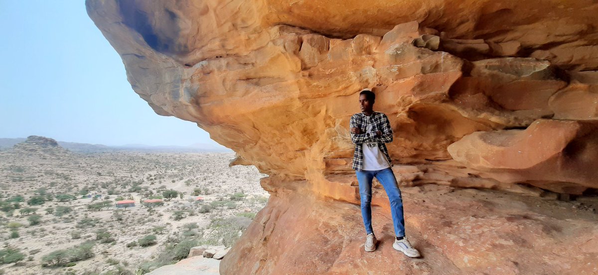 IbrahimBaaGeY's tweet photo. Sometimes you feel wonder  how the Westerners worked by focused on the special archeological sites in our country.
this is #LaasGeel where it's rock art is estimated to date somewhere around circa 18,000 BC or 20,000 years ago.
#Westerntrips #for #SomalilandRegions.
#Tourist. https://t.co/3aER8V6Led