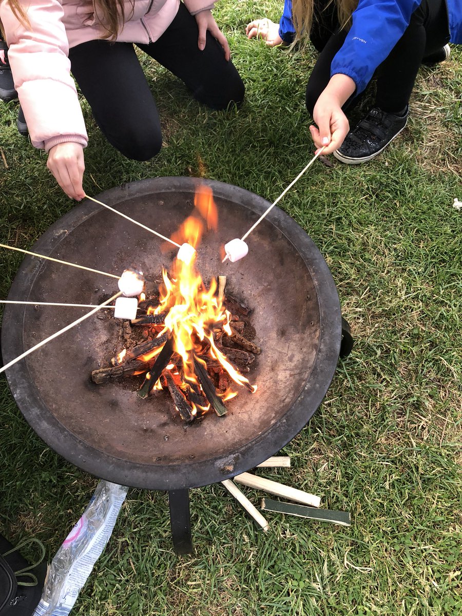 accessarchery's tweet photo. Mini shelters, wood prep for fire, flint and steel skills and of course toasting marshmallows @WellbeingNorth @WalkergatePS https://t.co/br8jBcBVgr