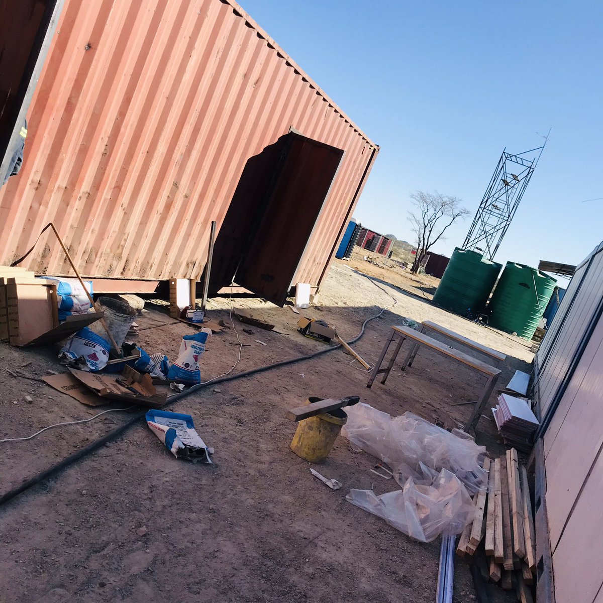 Morning57056218's tweet photo. Rt, I can make ur container look this beautiful call 📞 0815509092 https://t.co/2IpouYuARR