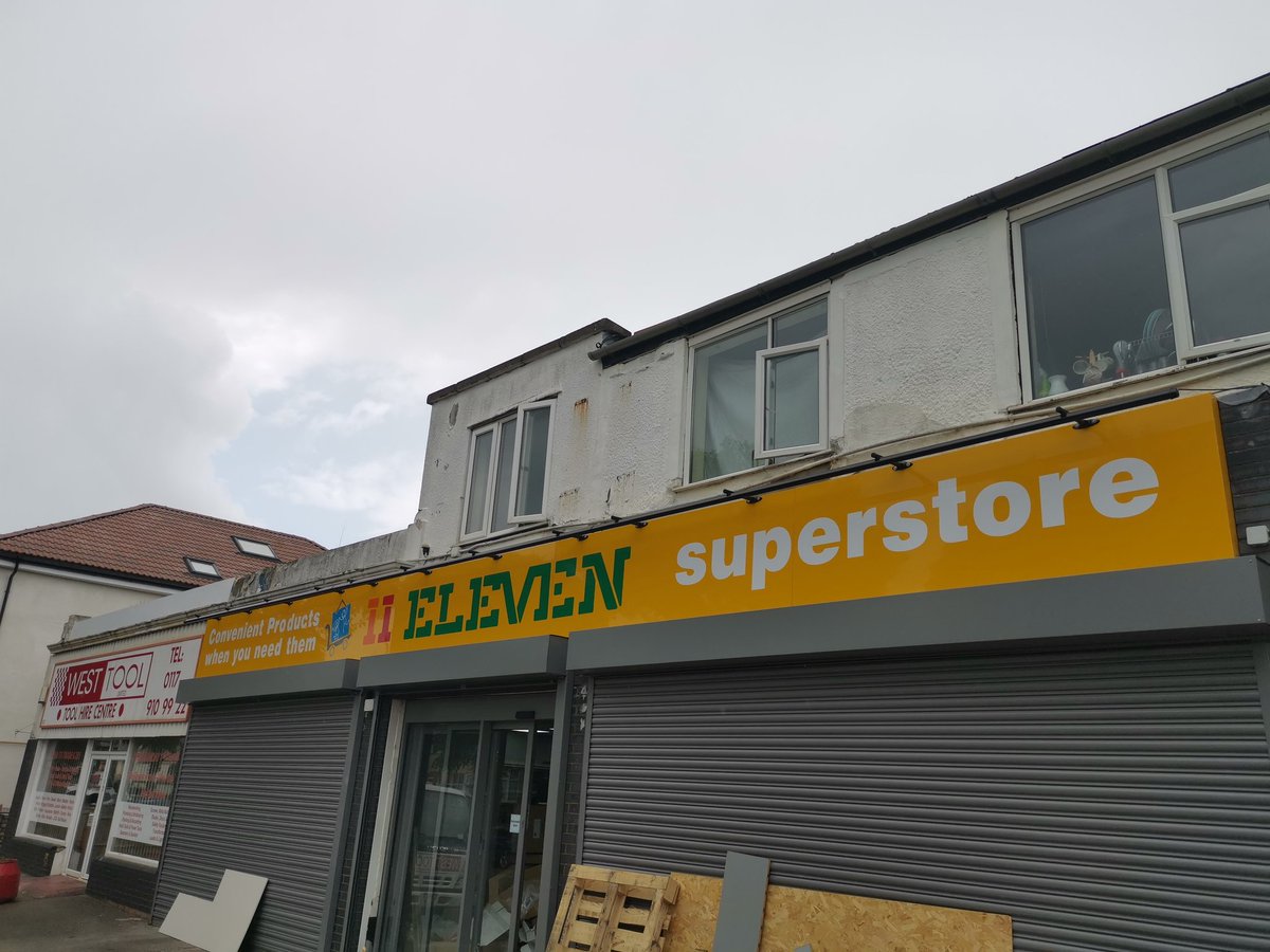 Another Zerowaste refill install today at 11 Eleven new site in Staple Hill Bristol, great team work between,# below the new Nisa supplied store opens next week 1st June, Zerowaste team would like to wish Kamal  and this team the best of luck
#nisaretail #martek #queenswoodfoods
