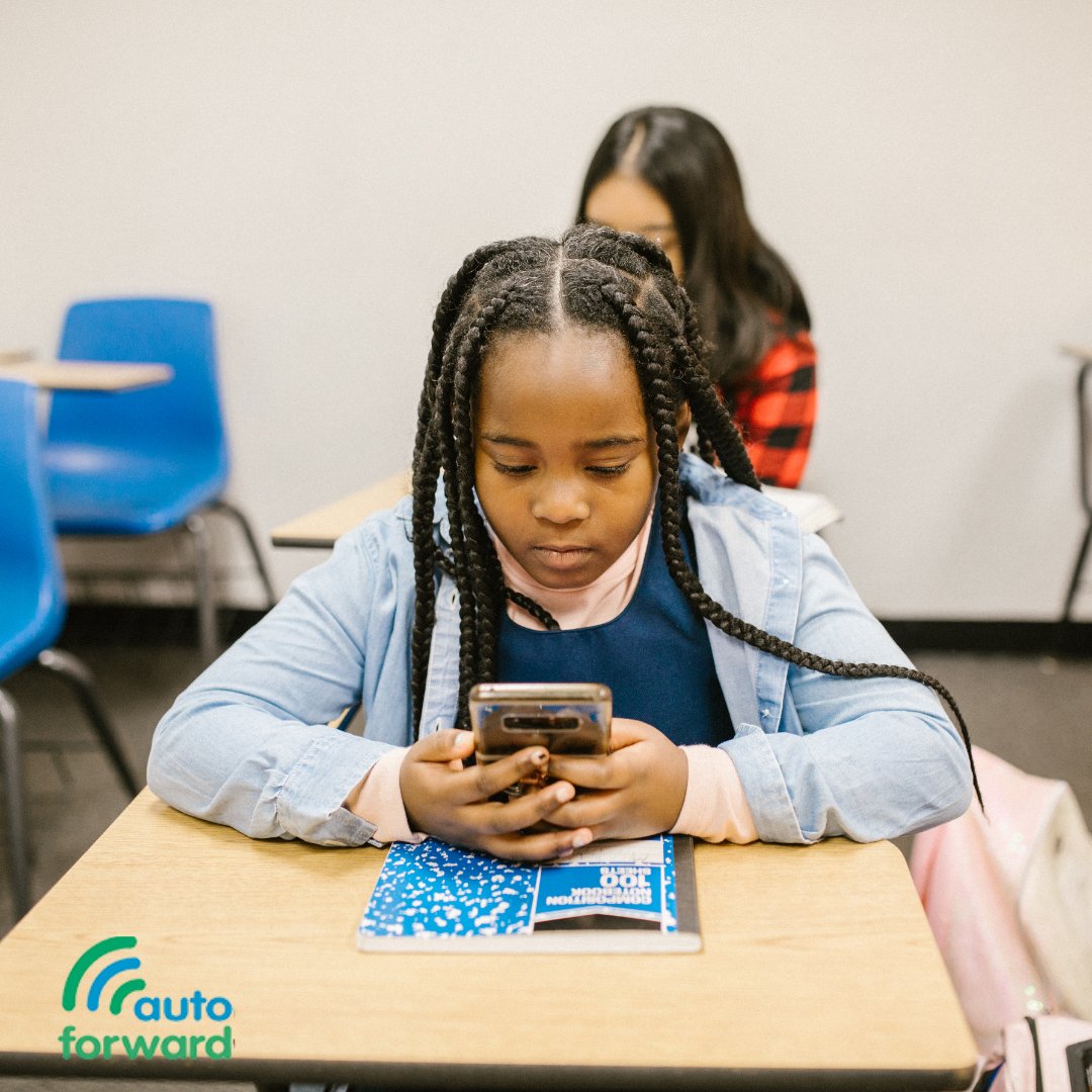 Has your child's #school reported an increase in phone use during class hours? Monitor your child's phone activities with auto-forward and limit screen -time during school hours! auto-forward.com/parental-contr…  
#autoforward #classroom #SchoolgirlUniform