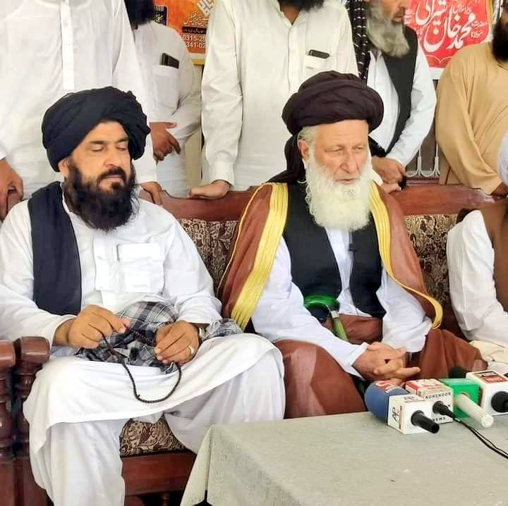 میں اس حقيقی آزادی مارچ کو کامیاب بنانے کیلے مکمل طور پر عمران حان کے سپورٹ کا اعلان کرتا ھو۔

 #حقیقی_آزادی_مارچ
#امپورٹڈ_حکومت_نامنظور